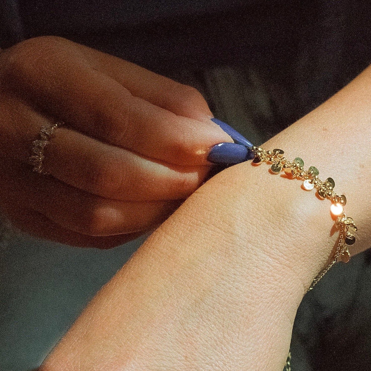 DISC SHAKER BRACELET