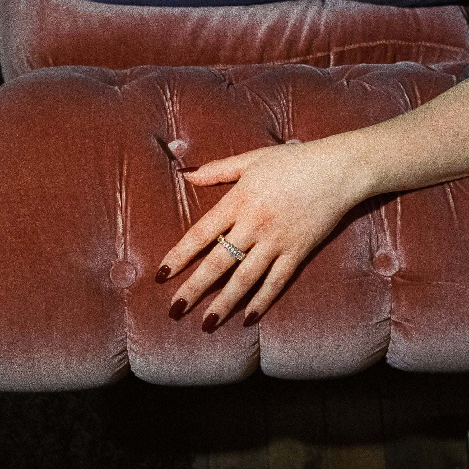 TWO-TONE BAGUETTE RING (ROSE QUARTZ)