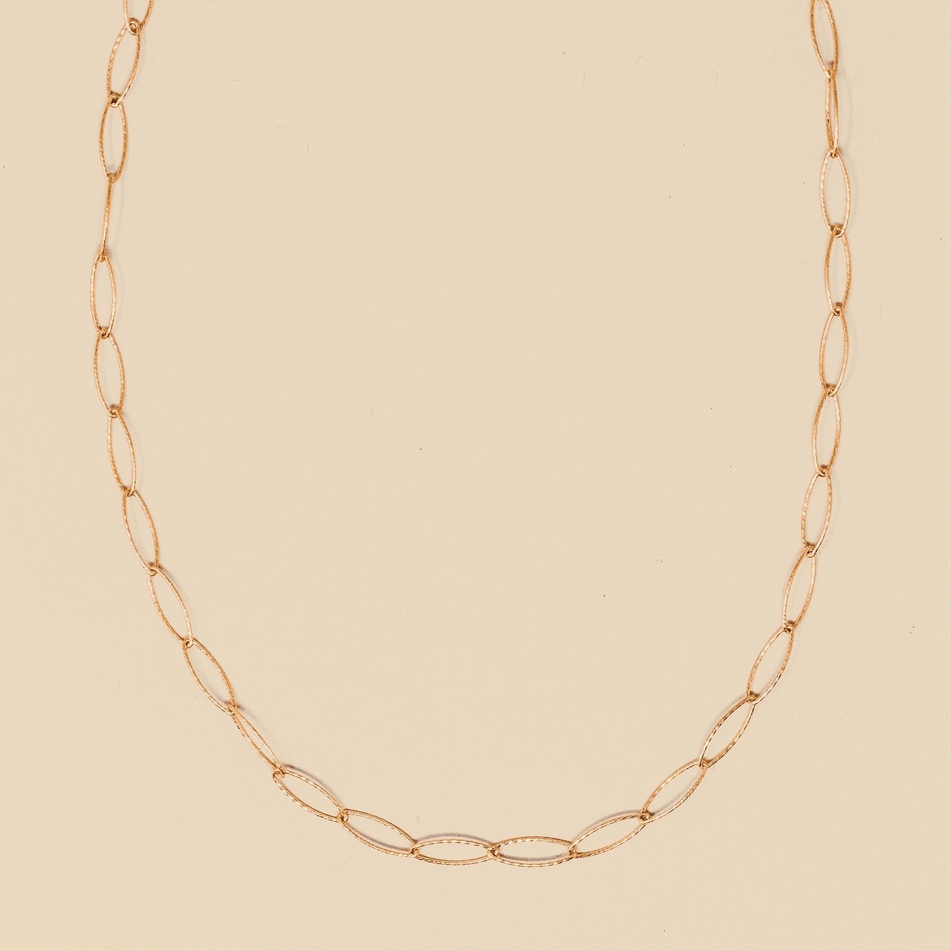 OVAL LINK NECKLACE