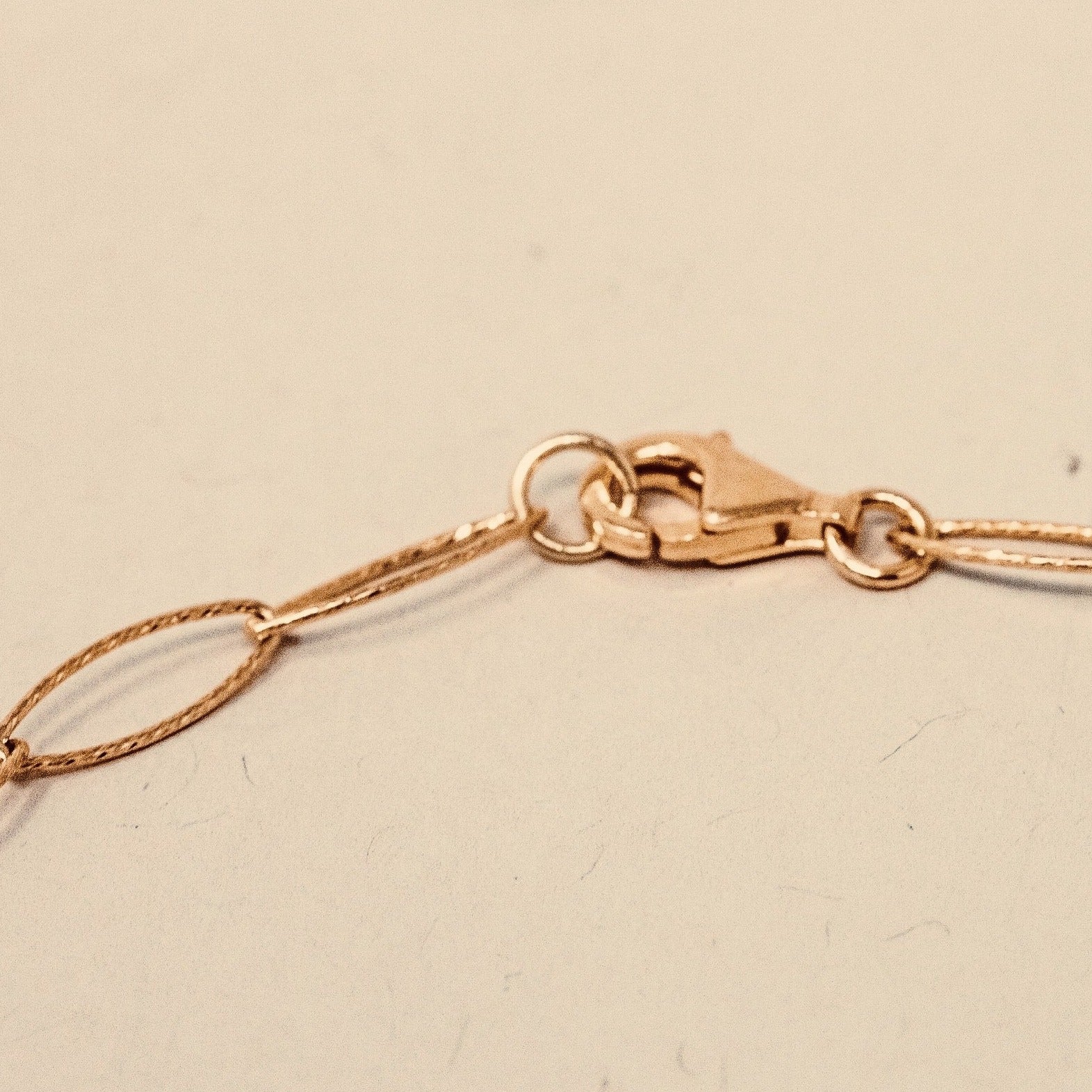ELECTRA OVAL LINK NECKLACE