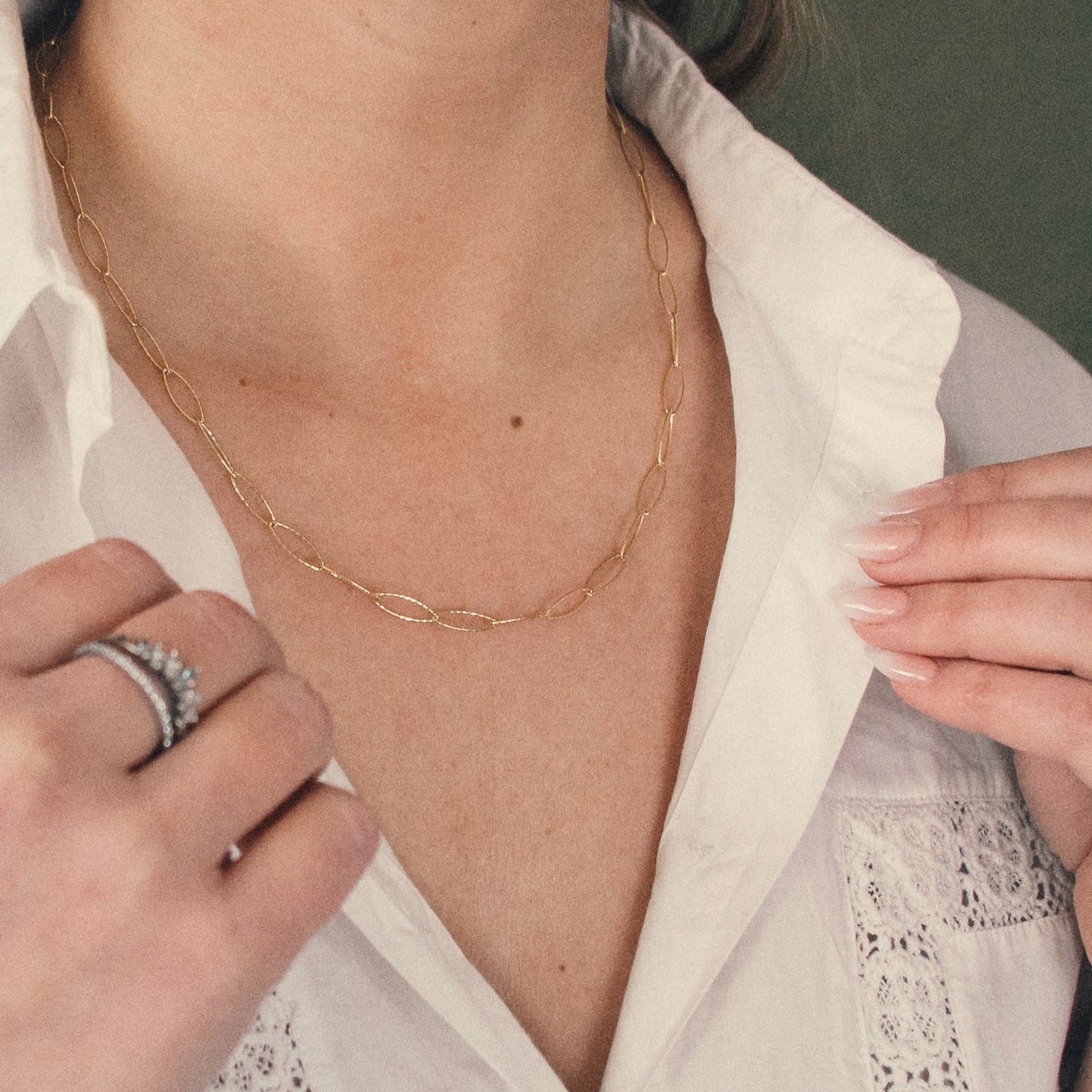 OVAL LINK NECKLACE